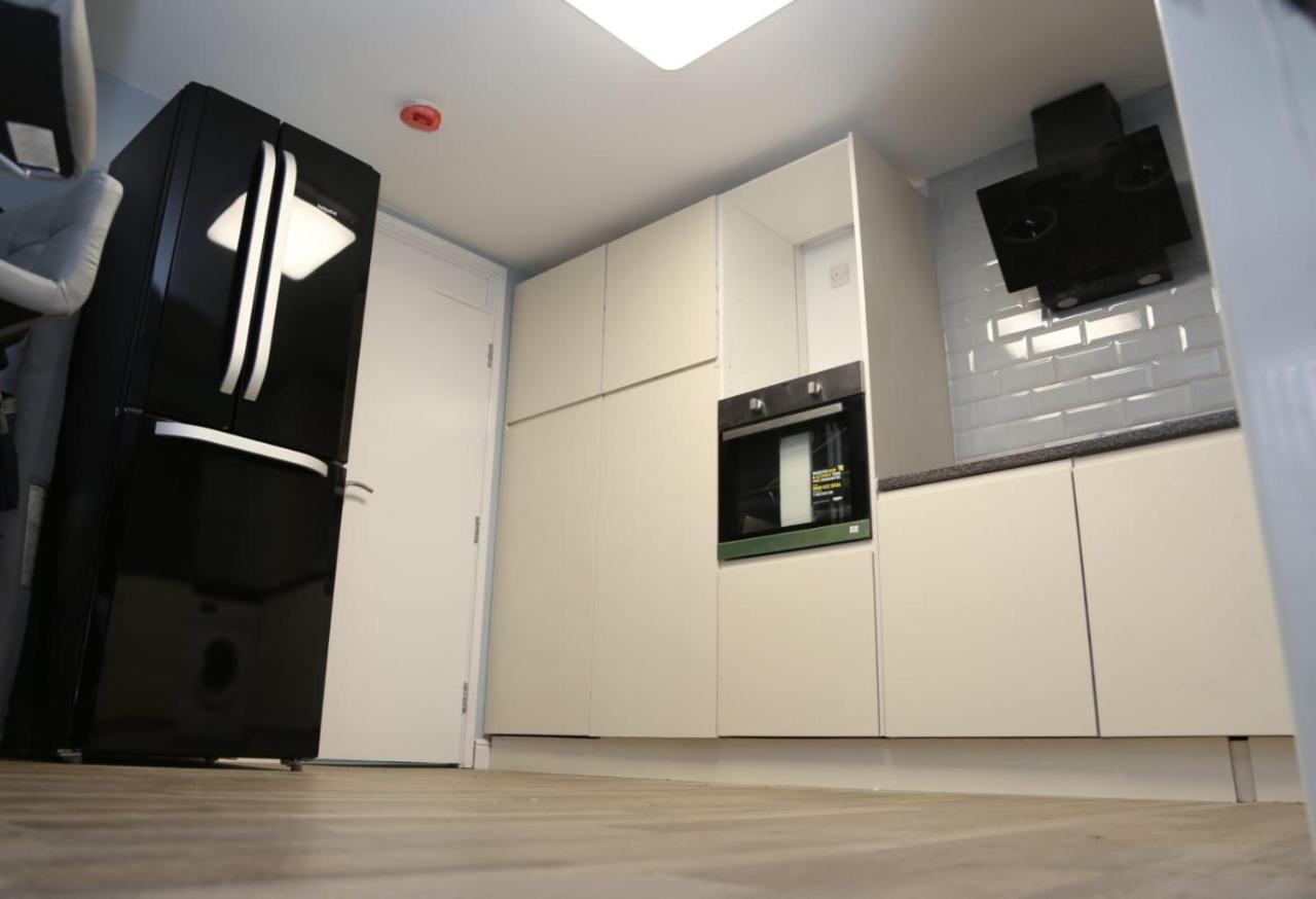 A A Guest Rooms Woolwich Лондон Экстерьер фото