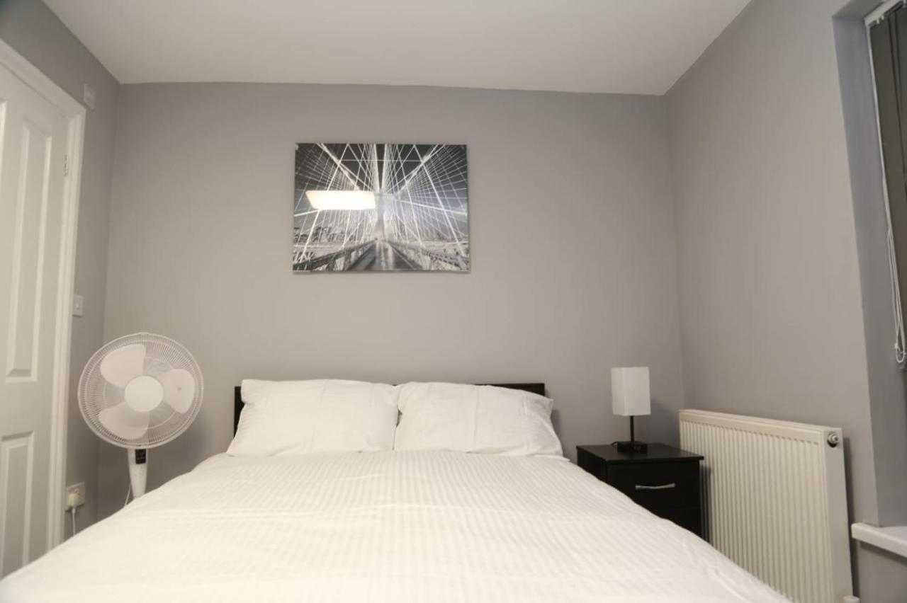A A Guest Rooms Woolwich Лондон Экстерьер фото