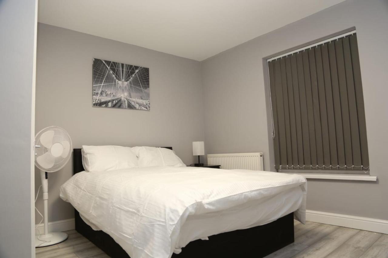 A A Guest Rooms Woolwich Лондон Экстерьер фото